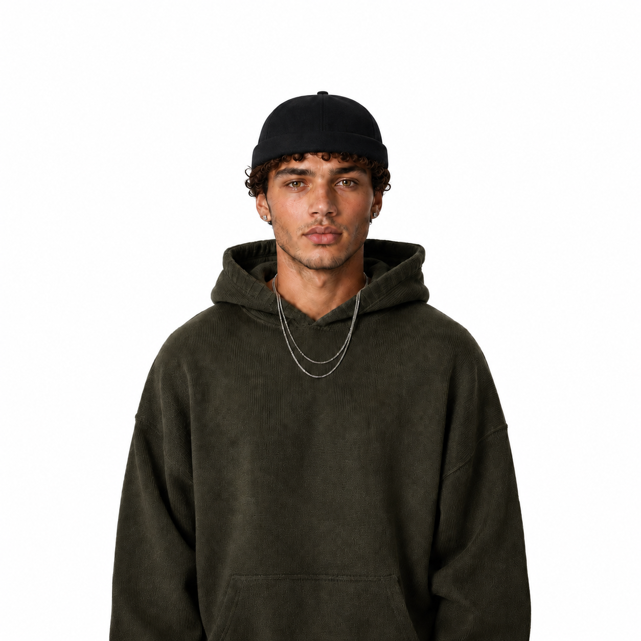 Bonnet marin docker noir porté de face sur fond blanc